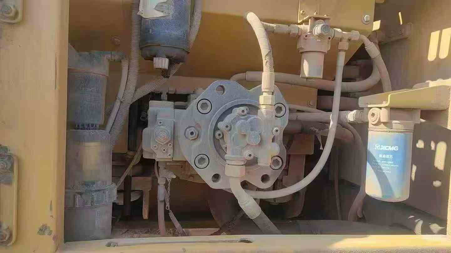 Used XCMG XE270DK Excavator 2019 Model / 3