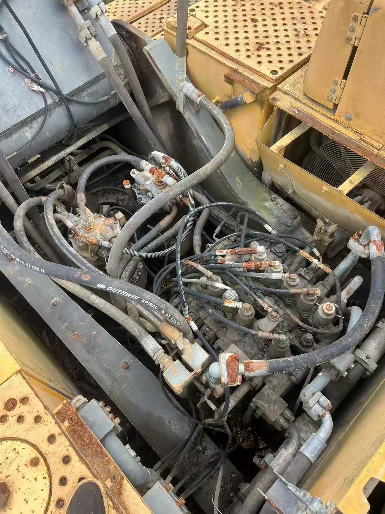 Used Volvo EC700C Excavator 2016 Model / 4