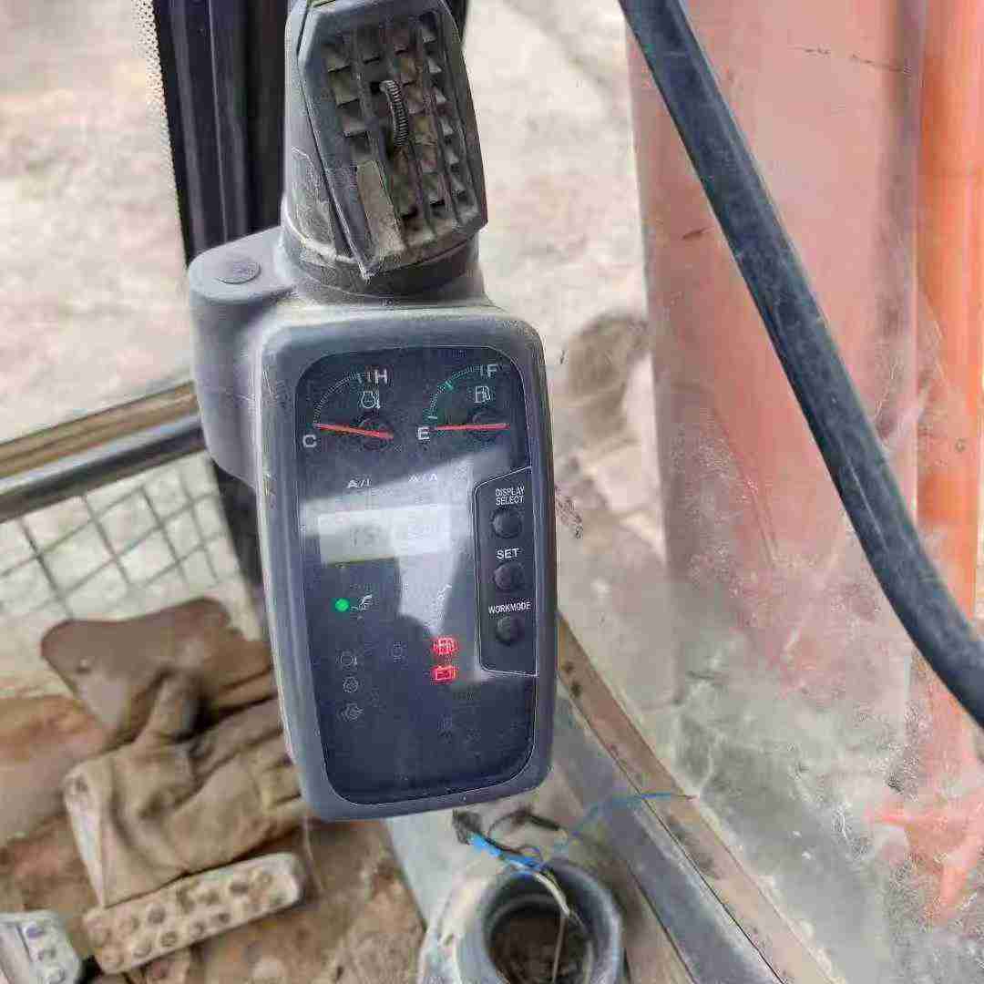 Used Hitachi ZX260LCH-3G Excavator 2015 Model / 4