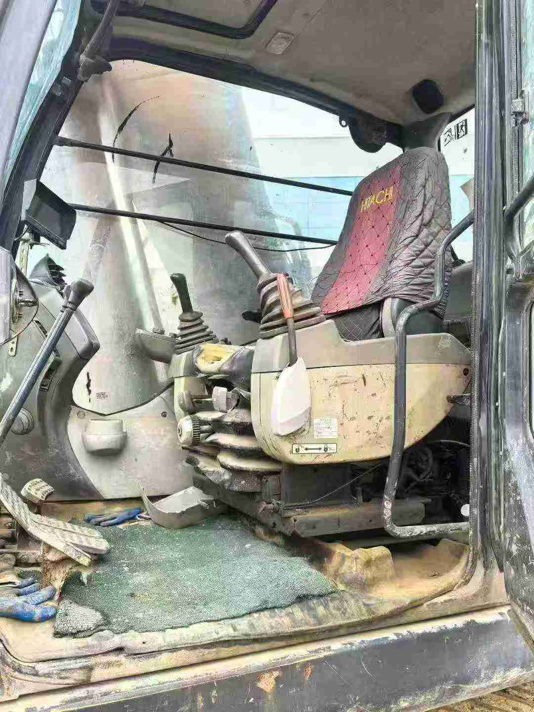 Used Hitachi ZX200-5G Excavator 2014 Model / 6