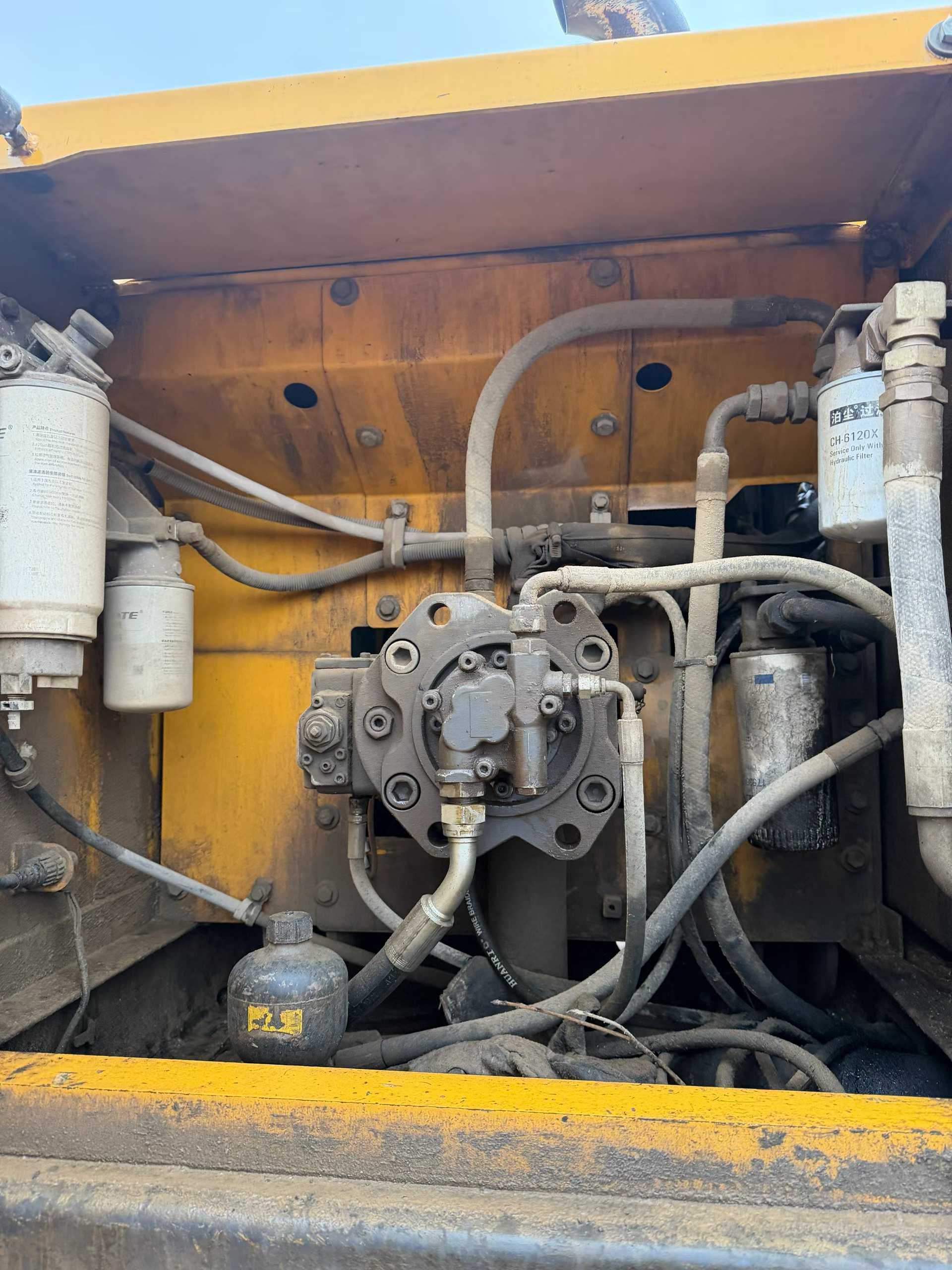 Used Volvo EC210B Excavator 2013 Model / 4