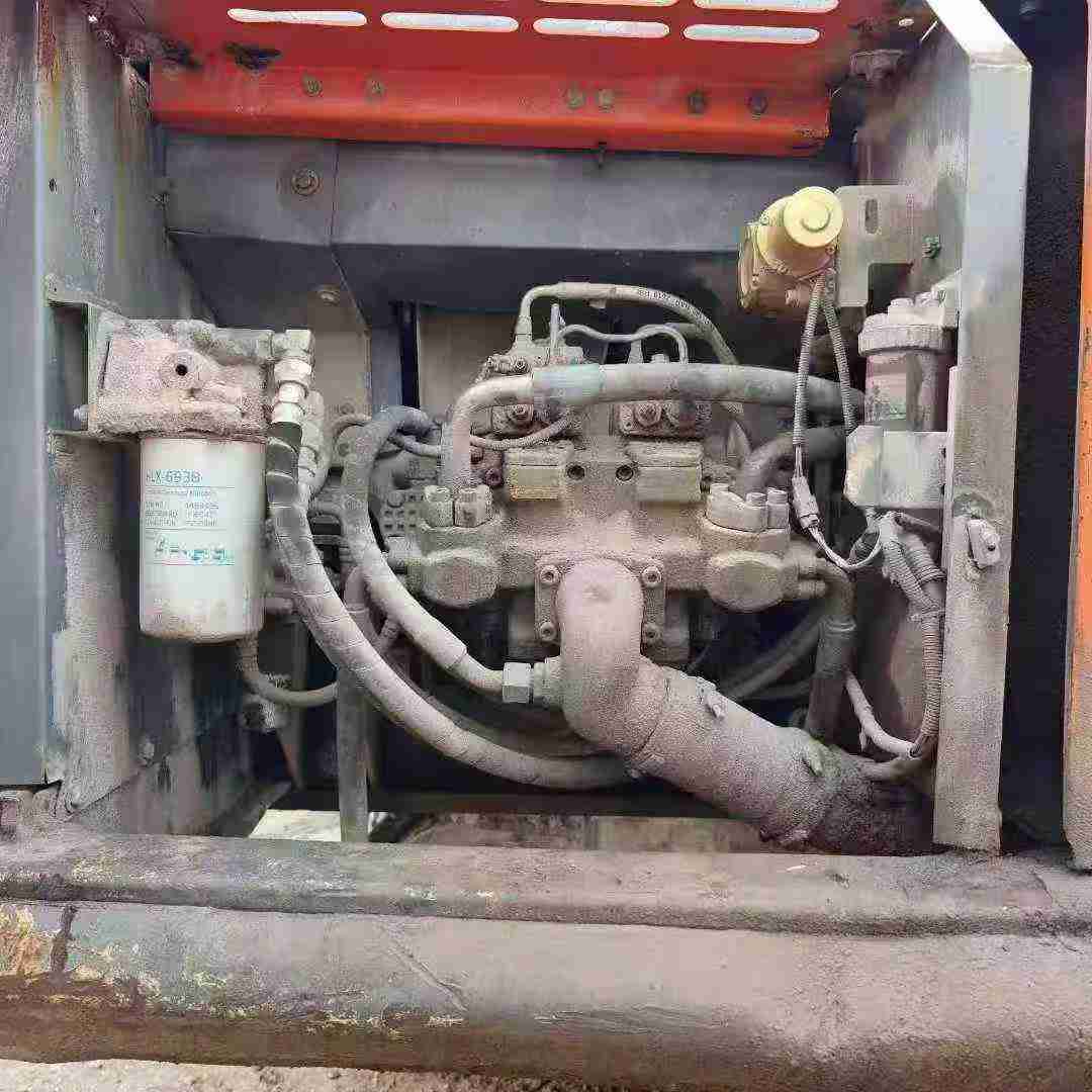 Used Hitachi ZX260LCH-3G Excavator 2015 Model / 7