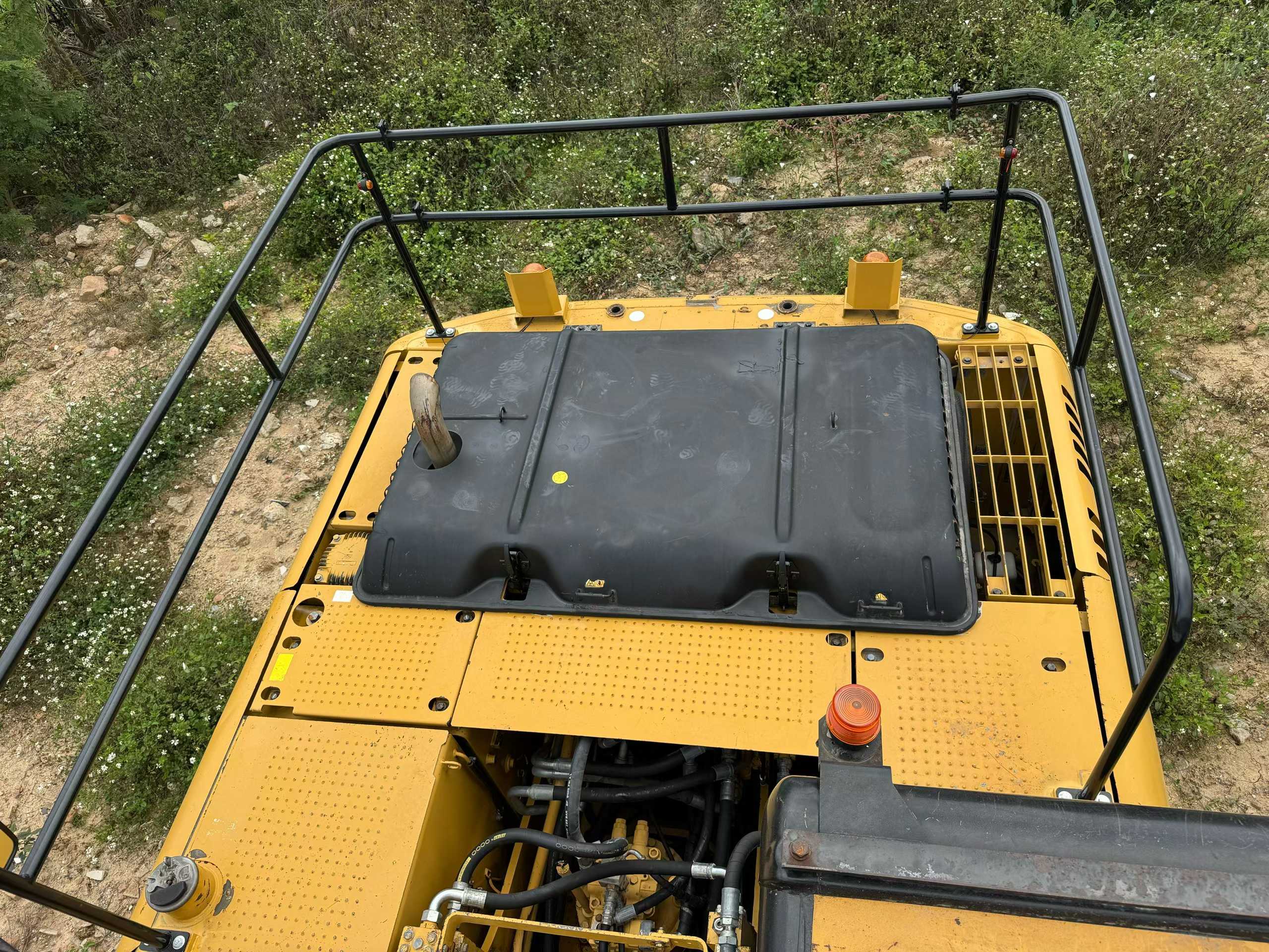 Used Caterpillar 320D Excavator 2016 Model / 9