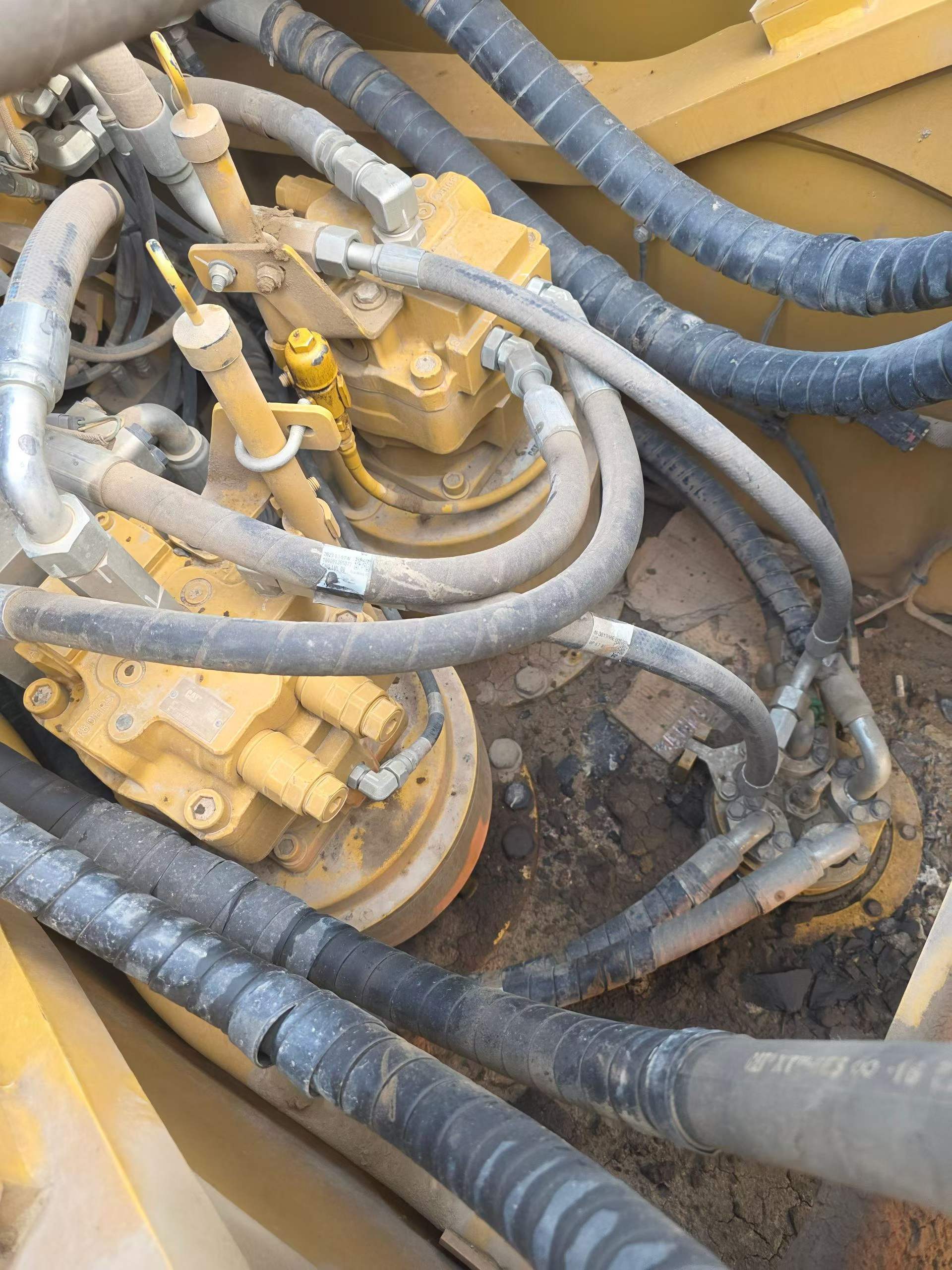 Used Caterpillar CAT352  Excavator 2023 Model / 9