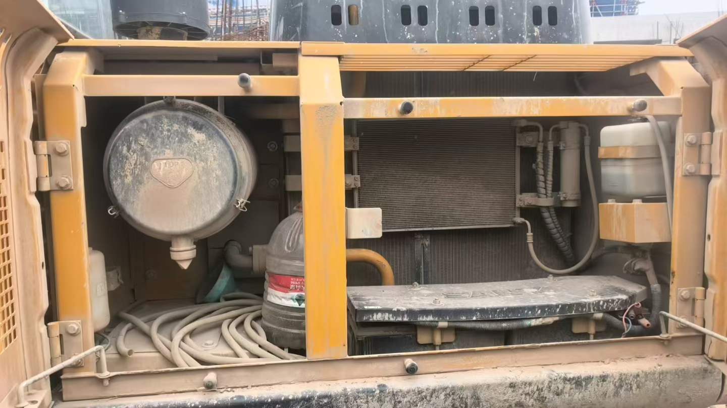 Used Sany SY200C Excavator 2020 Model / 3