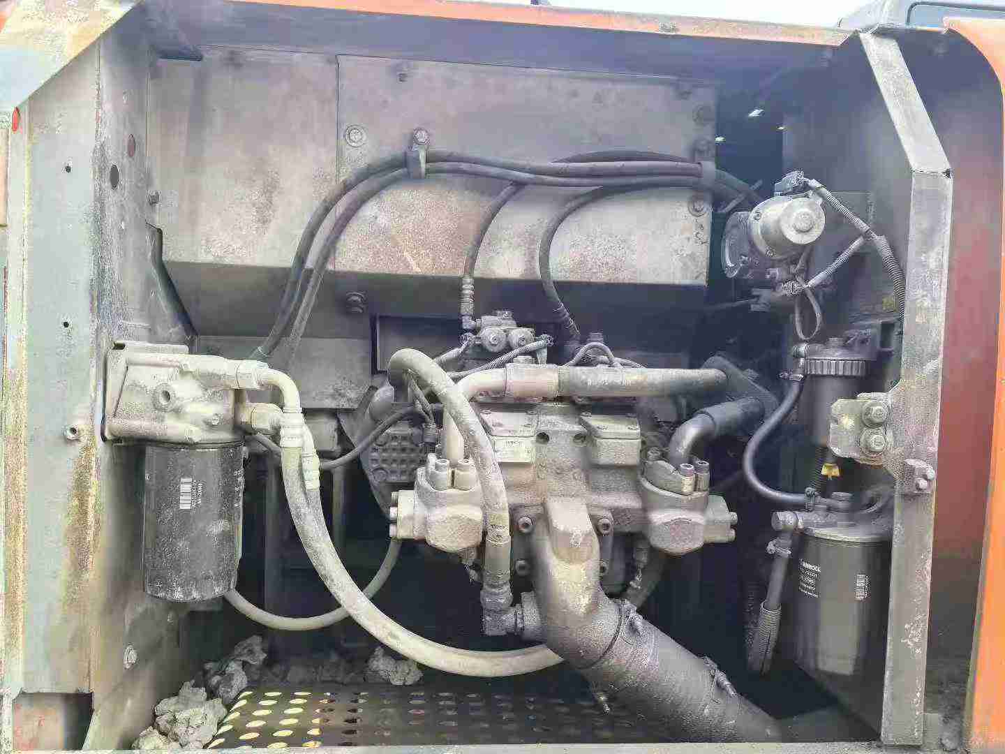 Used Hitachi ZX200-5G Excavator 2014 Model / 3