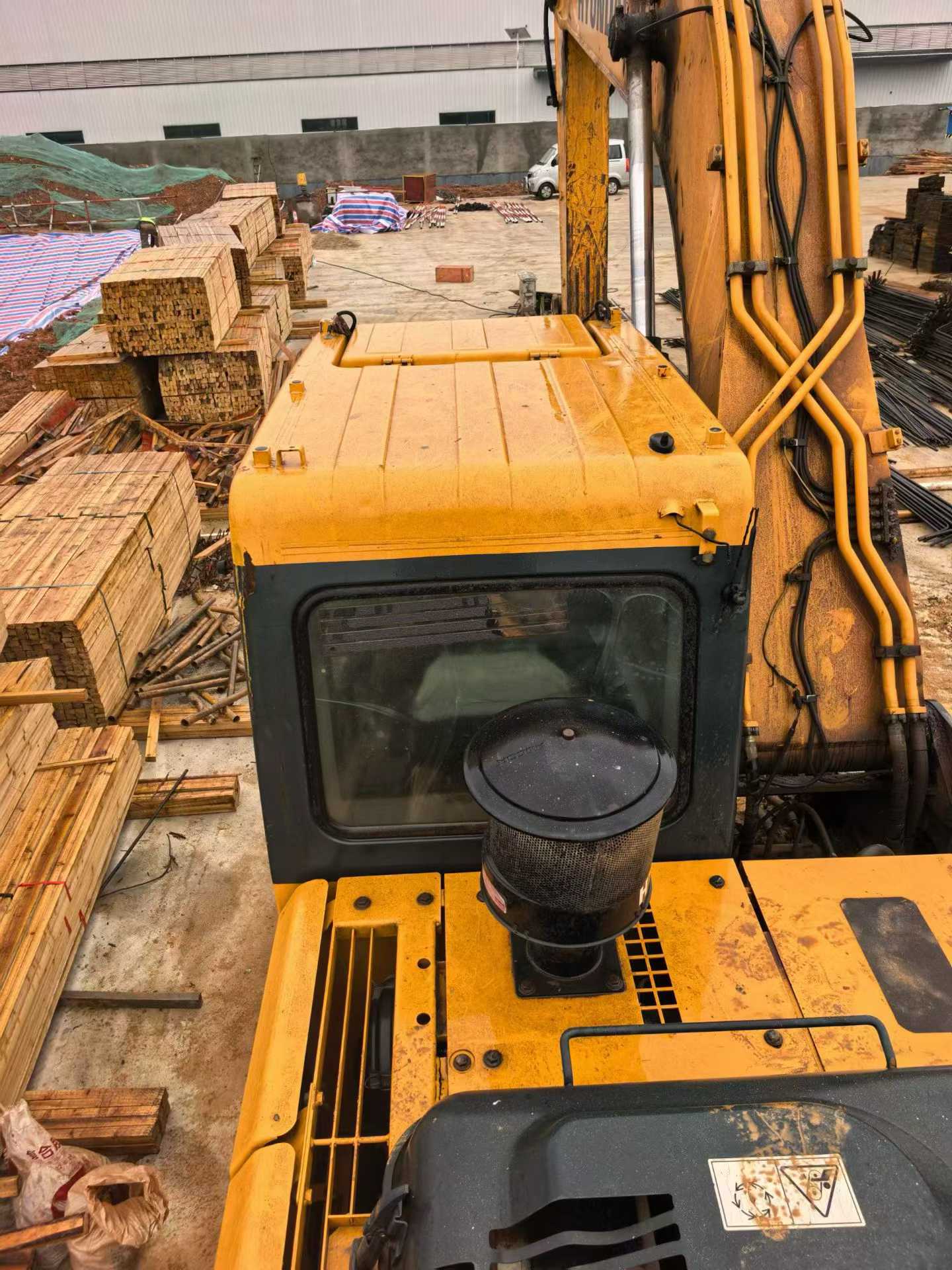 Buy Hyundai R215-7 Used Excavator / 2