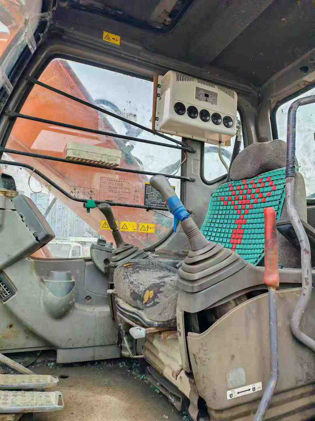 Used Hitachi ZX200-6 Excavator 2016 Model / 7