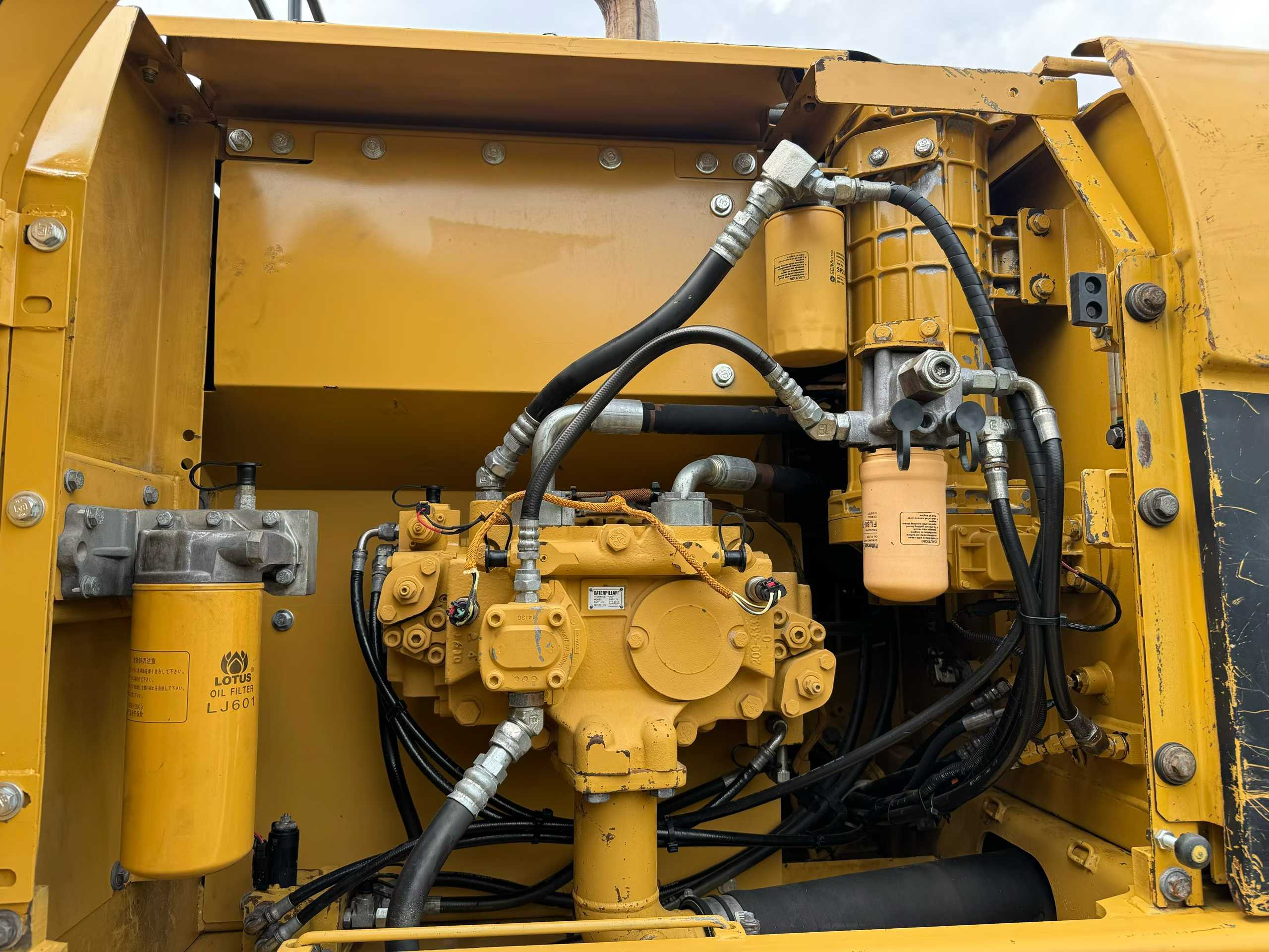 Used Caterpillar 320D Excavator 2016 Model / 3