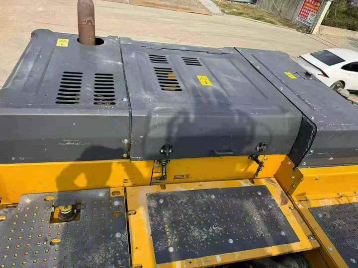 Used XCMG XE600DK Excavator 2022 Model / 4