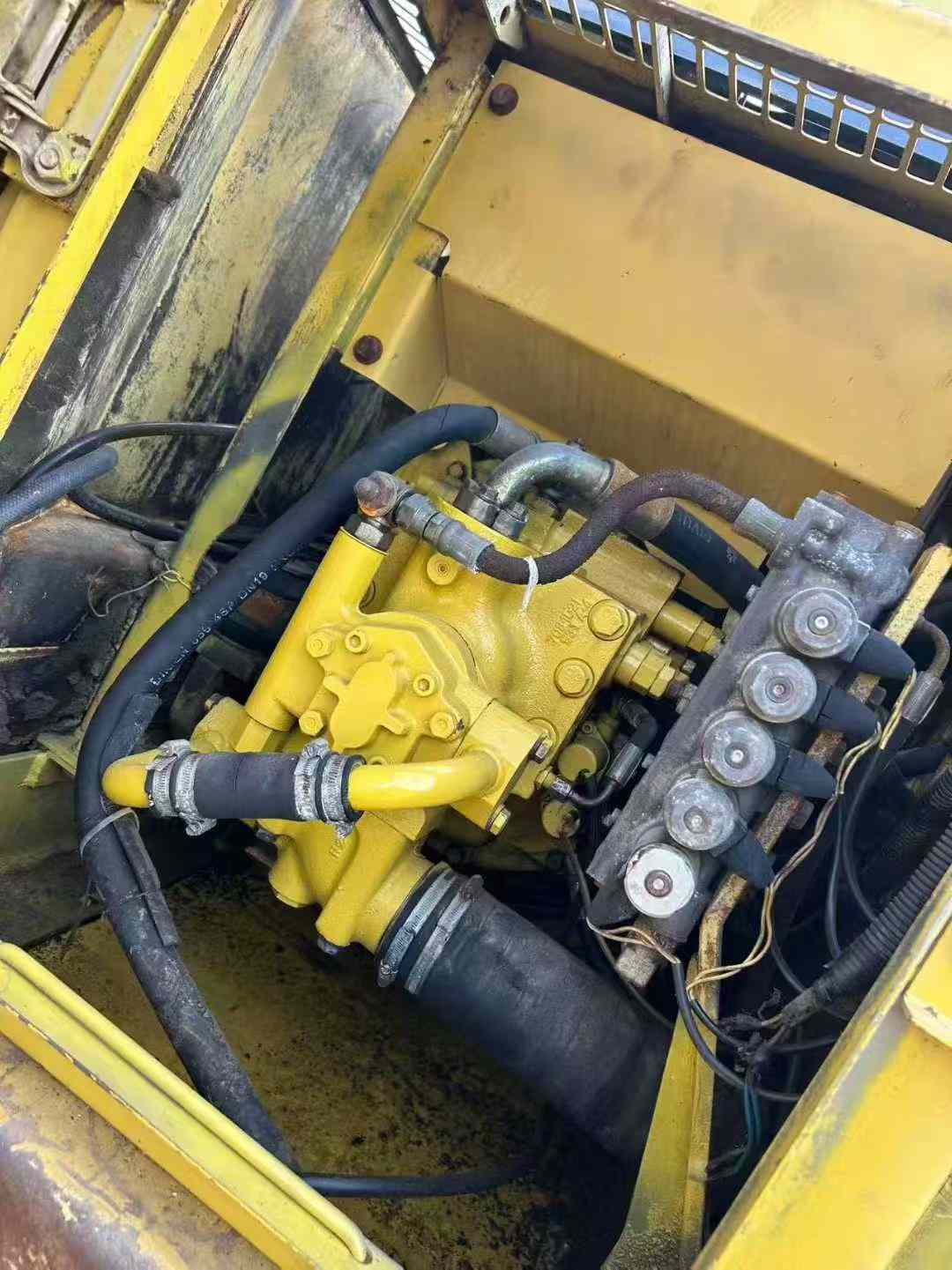 Used Komatsu PC100-6E Excavator 2016 Model / 6