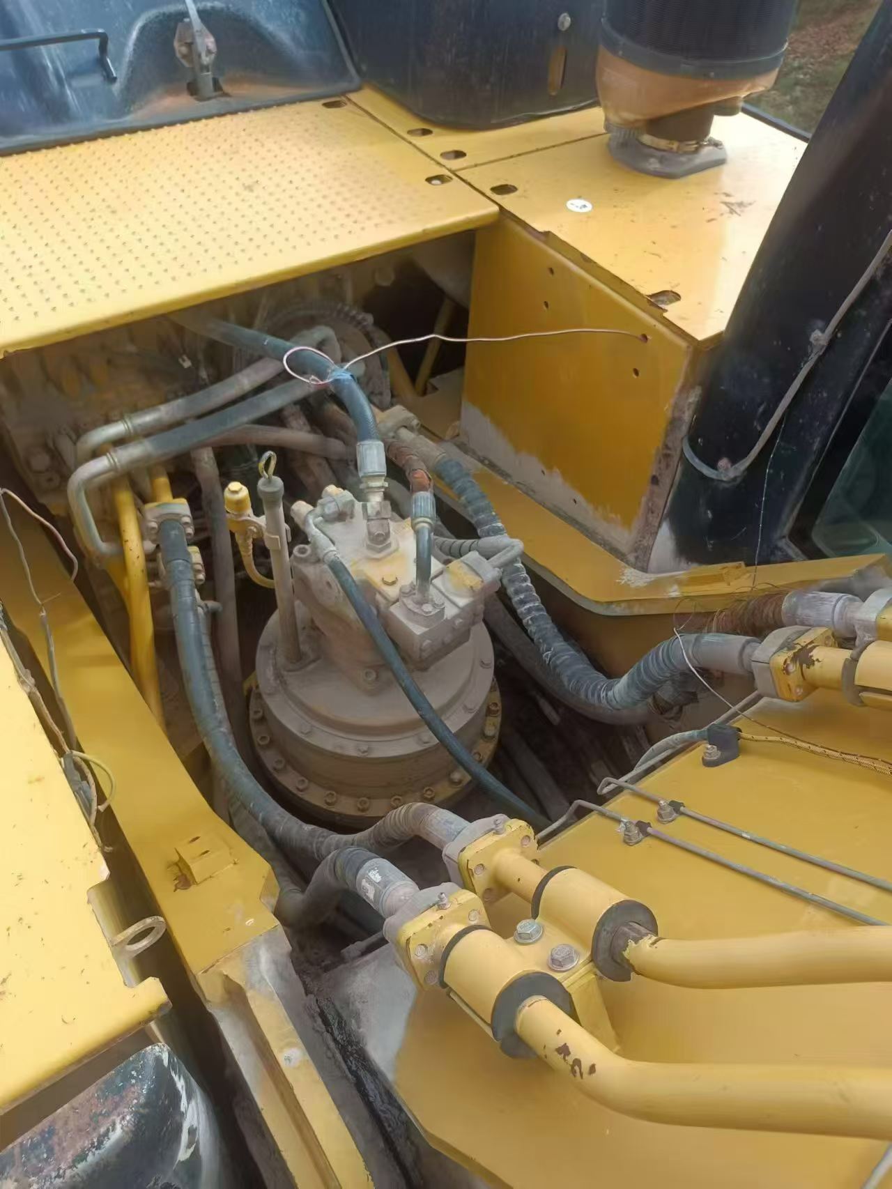 Used Caterpillar 340D2L Excavator 2017 Model / 3