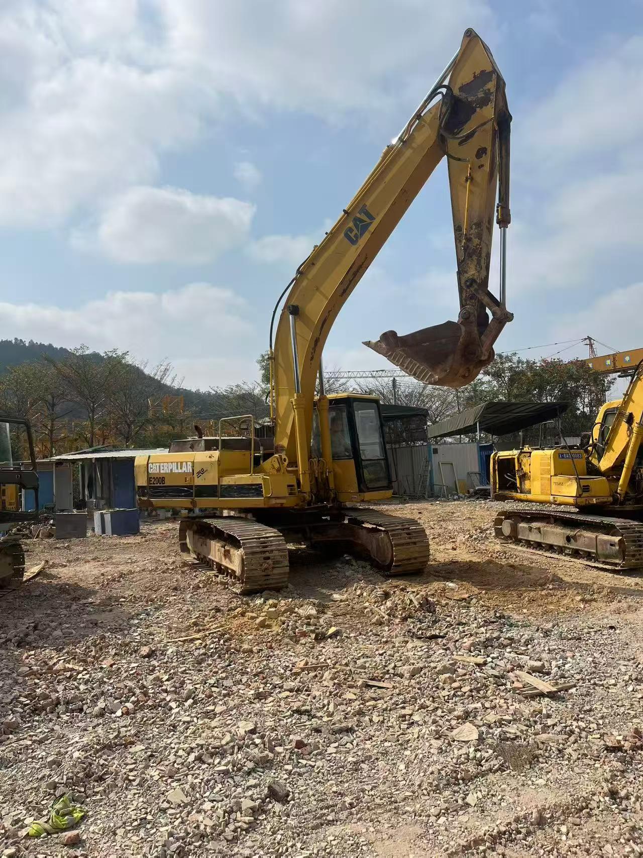 Used Caterpillar E200B Excavator 2016 Model / 2