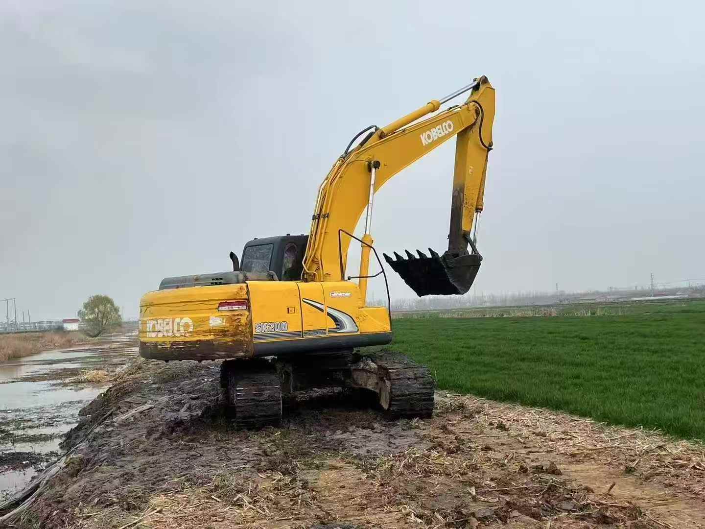 Used Kobelco SK200 Excavator 2016 Model / 3