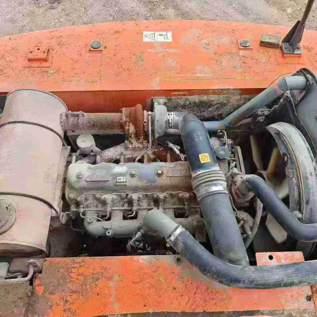 Used Hitachi ZX260LCH-3G Excavator 2015 Model / 8