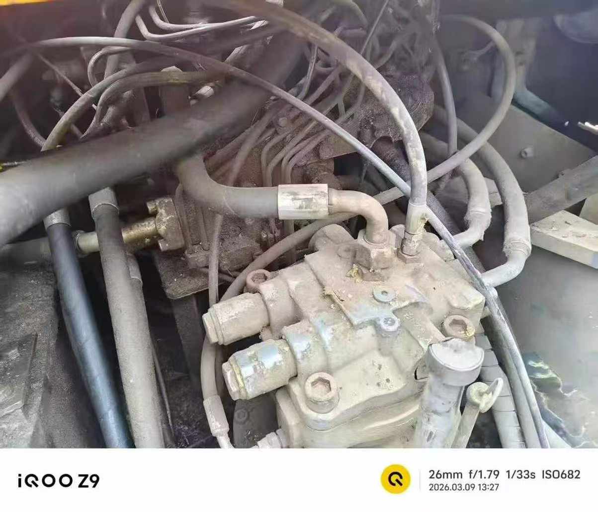 Used Hitachi ZX210-3G Excavator 2013 Model / 6