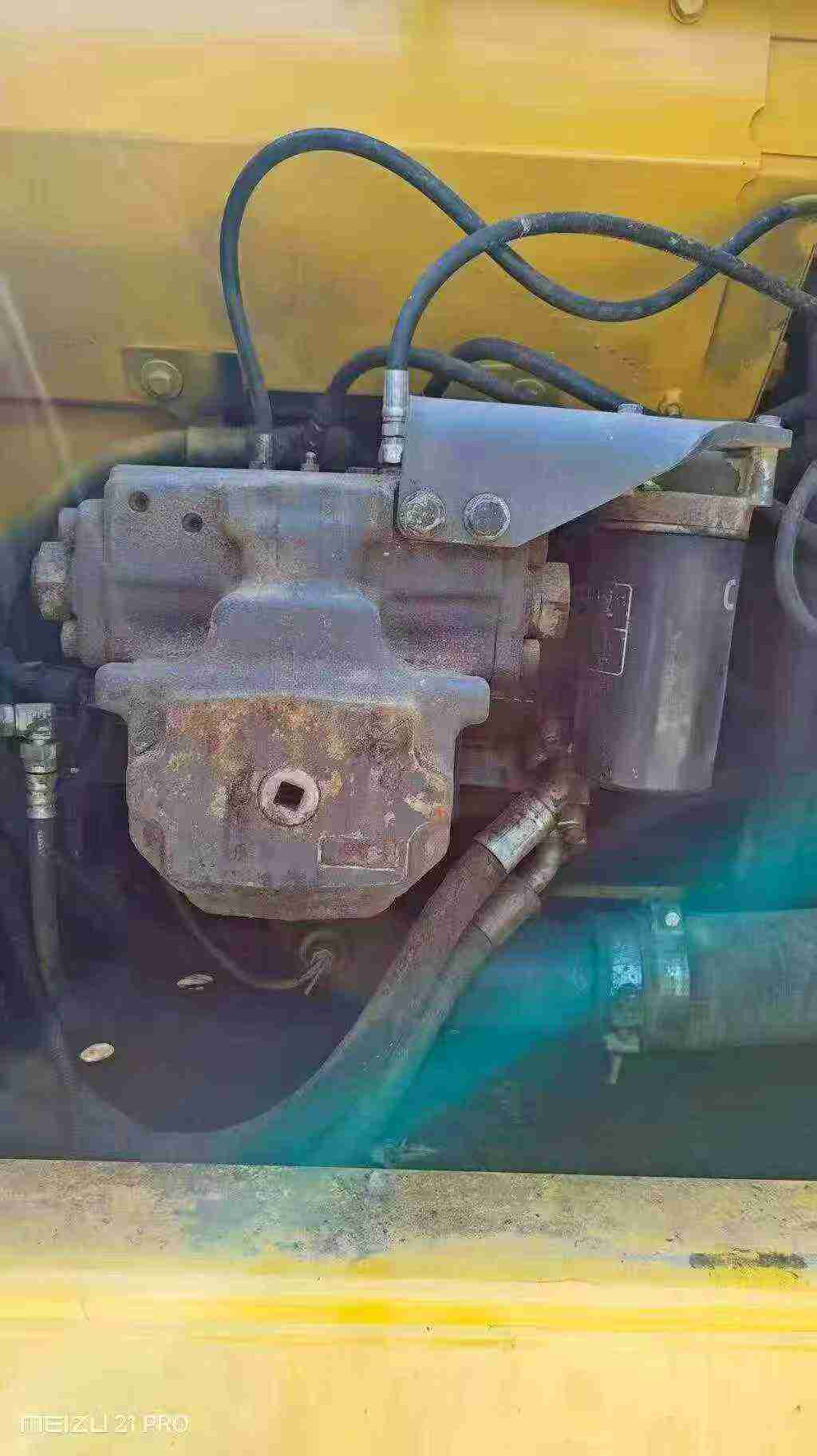 Used Komatsu PC210 Excavator 2011 Model / 4