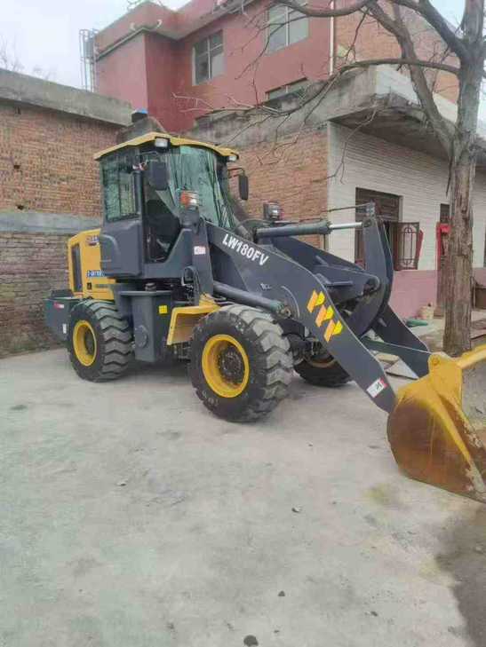 Buy XCMG LW180K Used Loader / 1