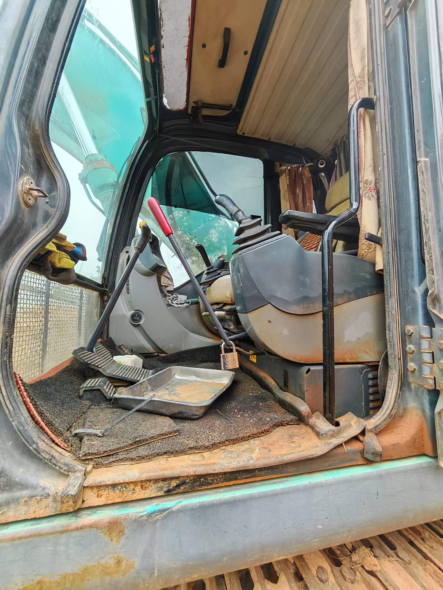 Used Kobelco SK260 Excavator 2016 Model / 8