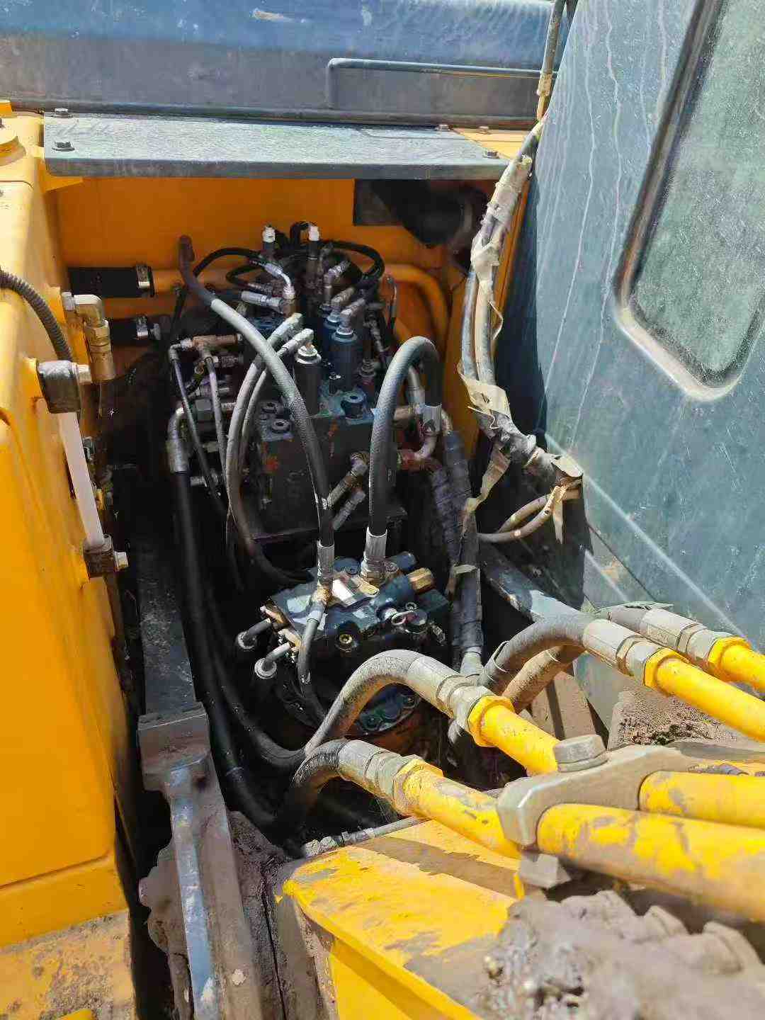 Used Hyundai R110VS Excavator 2018 Model / 9