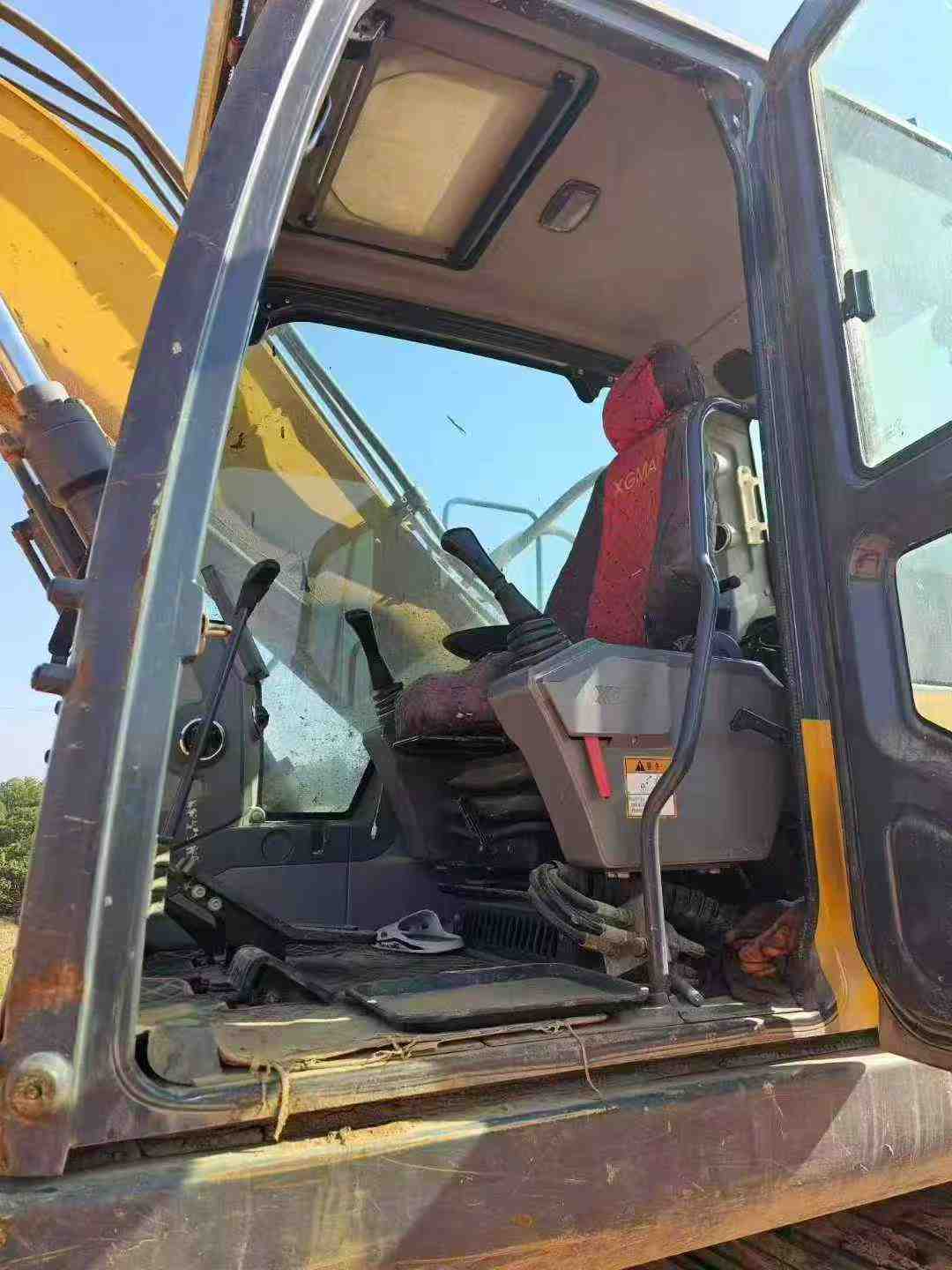 Used XCMG XE200DA Excavator 2021 Model / 6