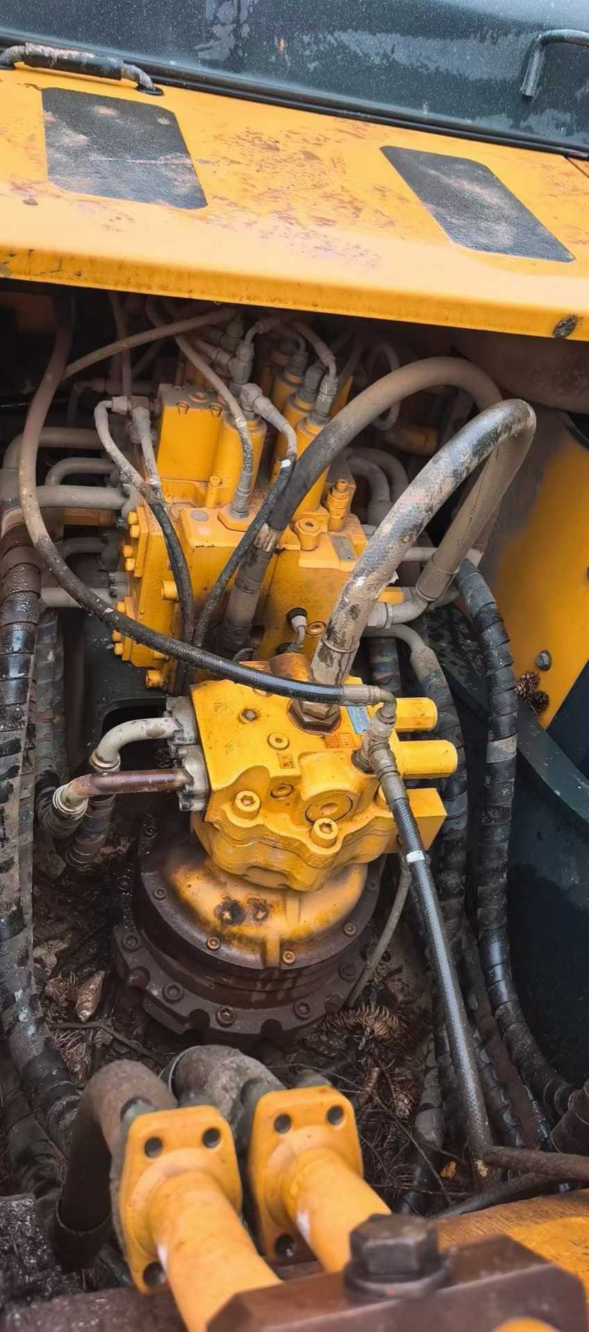 Buy Hyundai R215-7 Used Excavator / 3