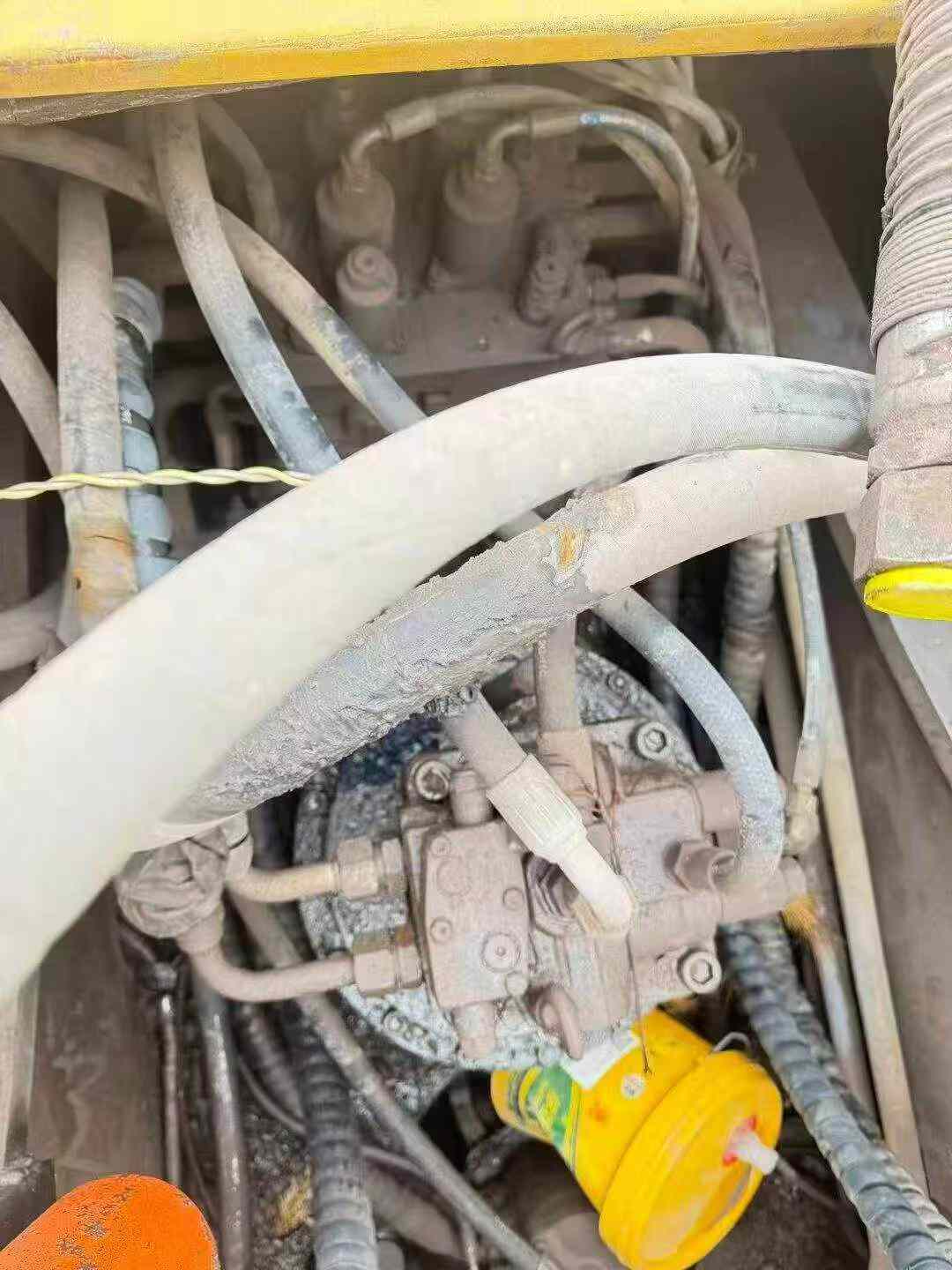 Used XCMG XE335C Excavator 2016 Model / 4