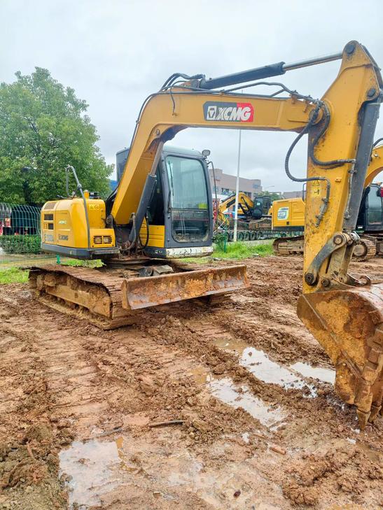Buy XCMG XE75C Used Excavator / 1
