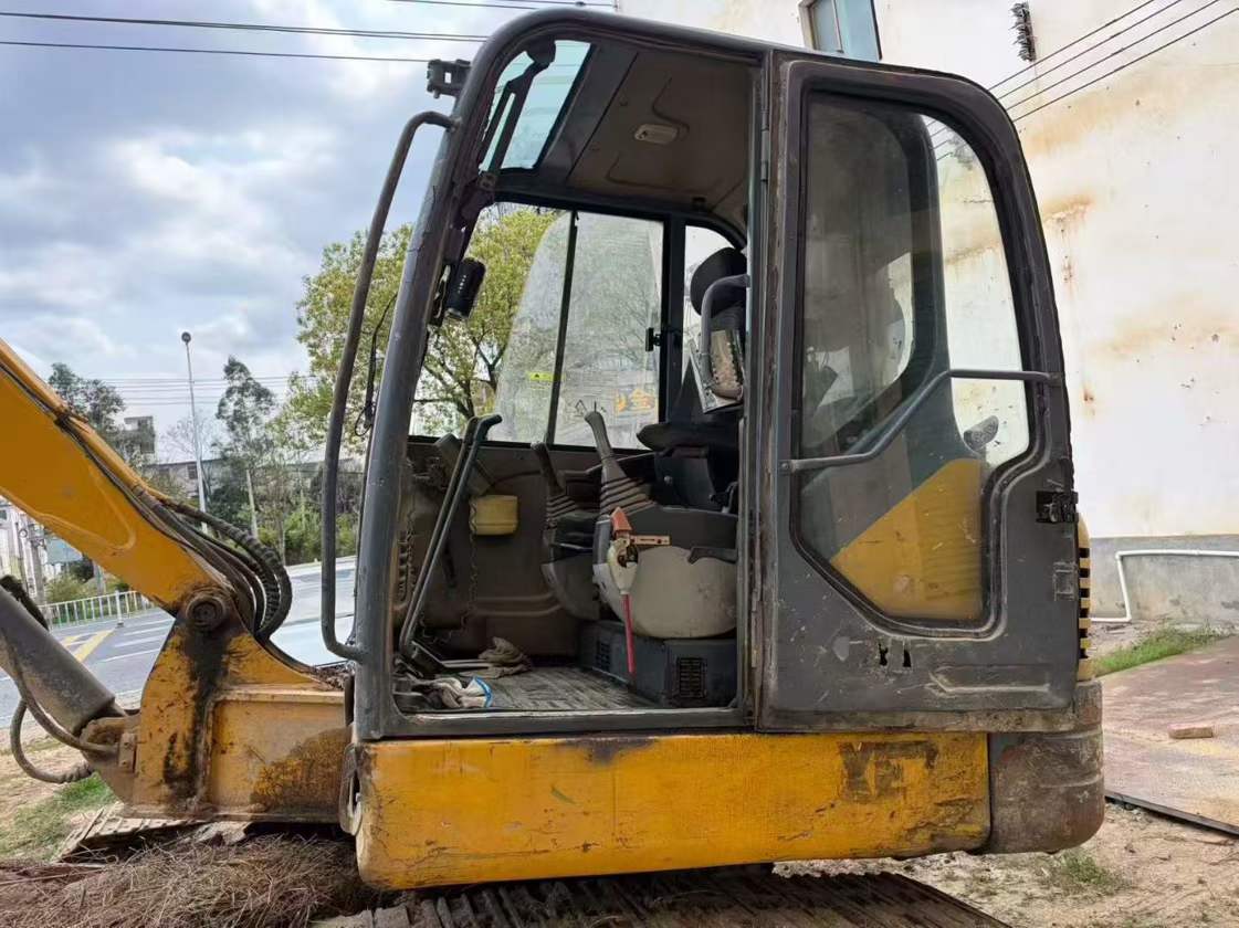 Used XCMG XE60D Excavator 2016 Model / 4