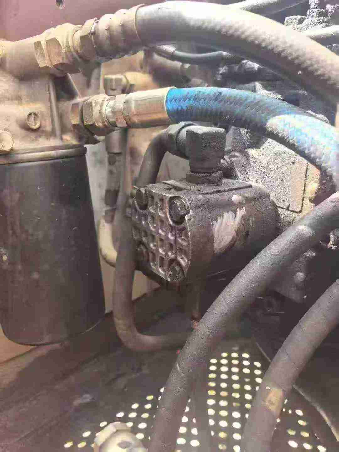 Used Hitachi EX120 Excavator 2011 Model / 4