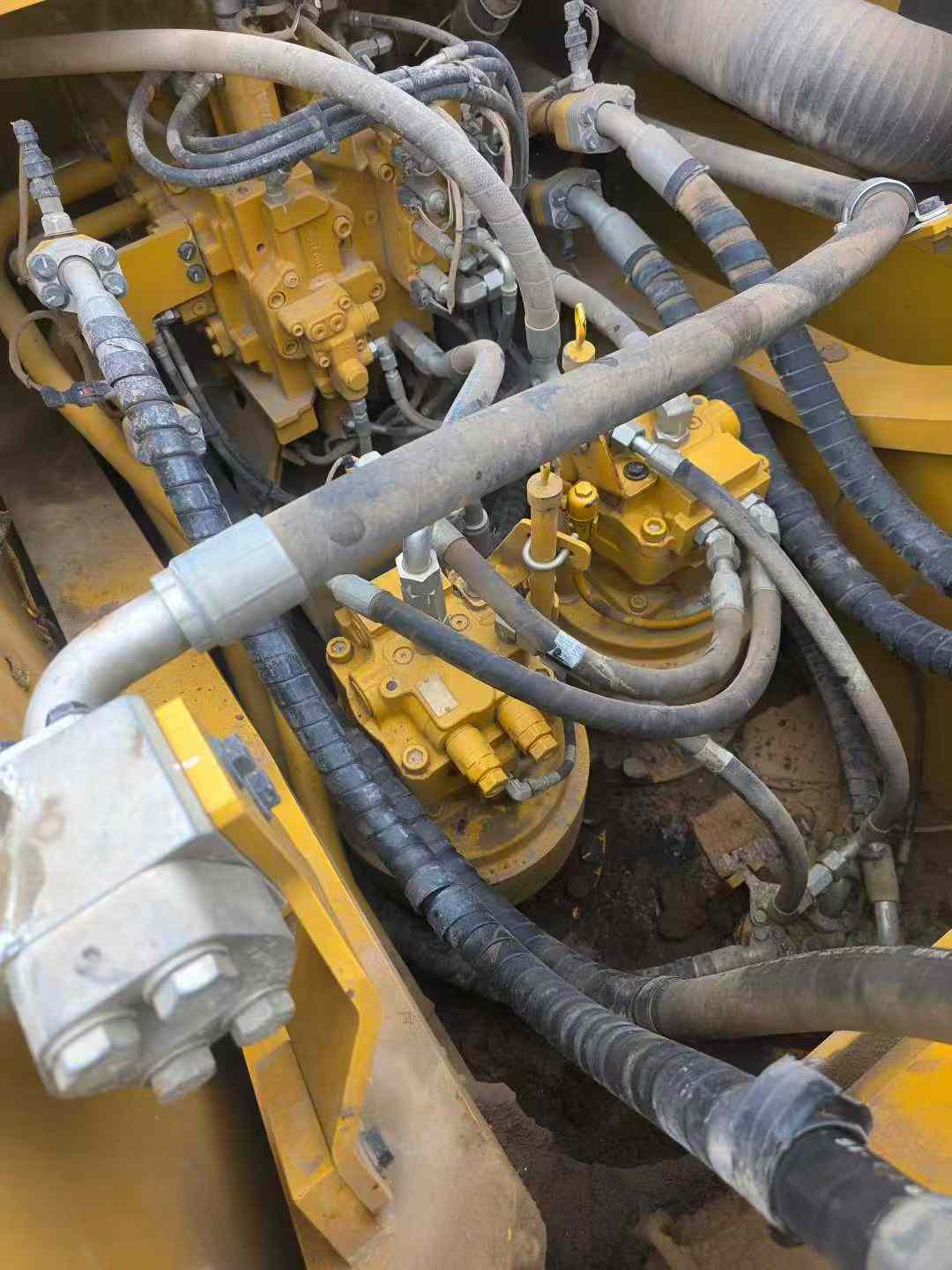 Used Caterpillar CAT352  Excavator 2023 Model / 4