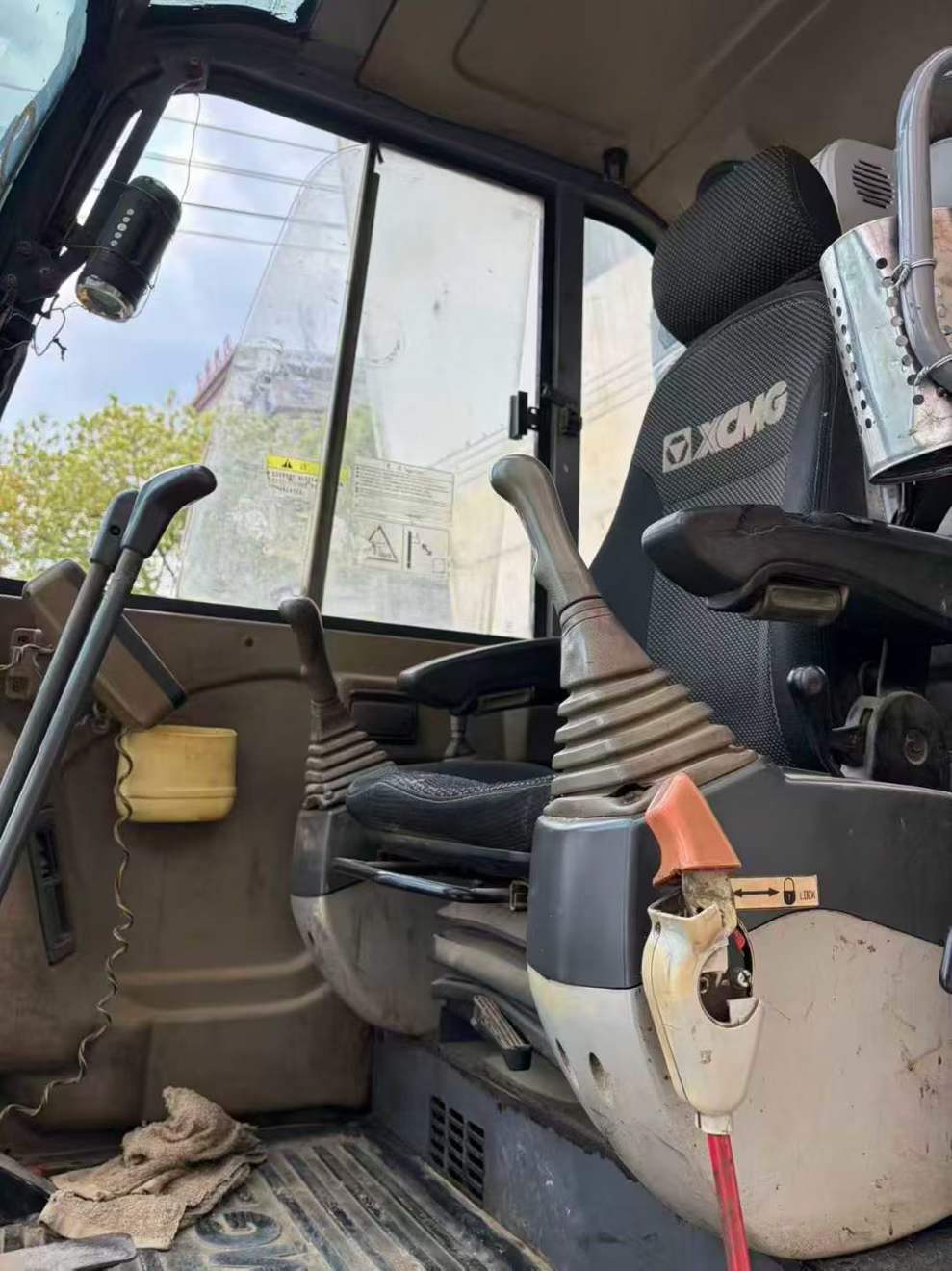 Used XCMG XE60D Excavator 2016 Model / 8