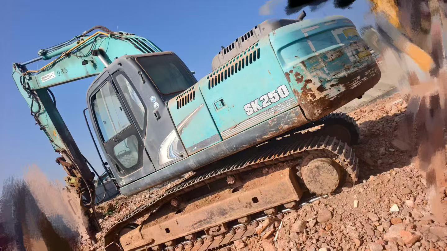 Used Kobelco SK200-2 Excavator 2019 Model / 4
