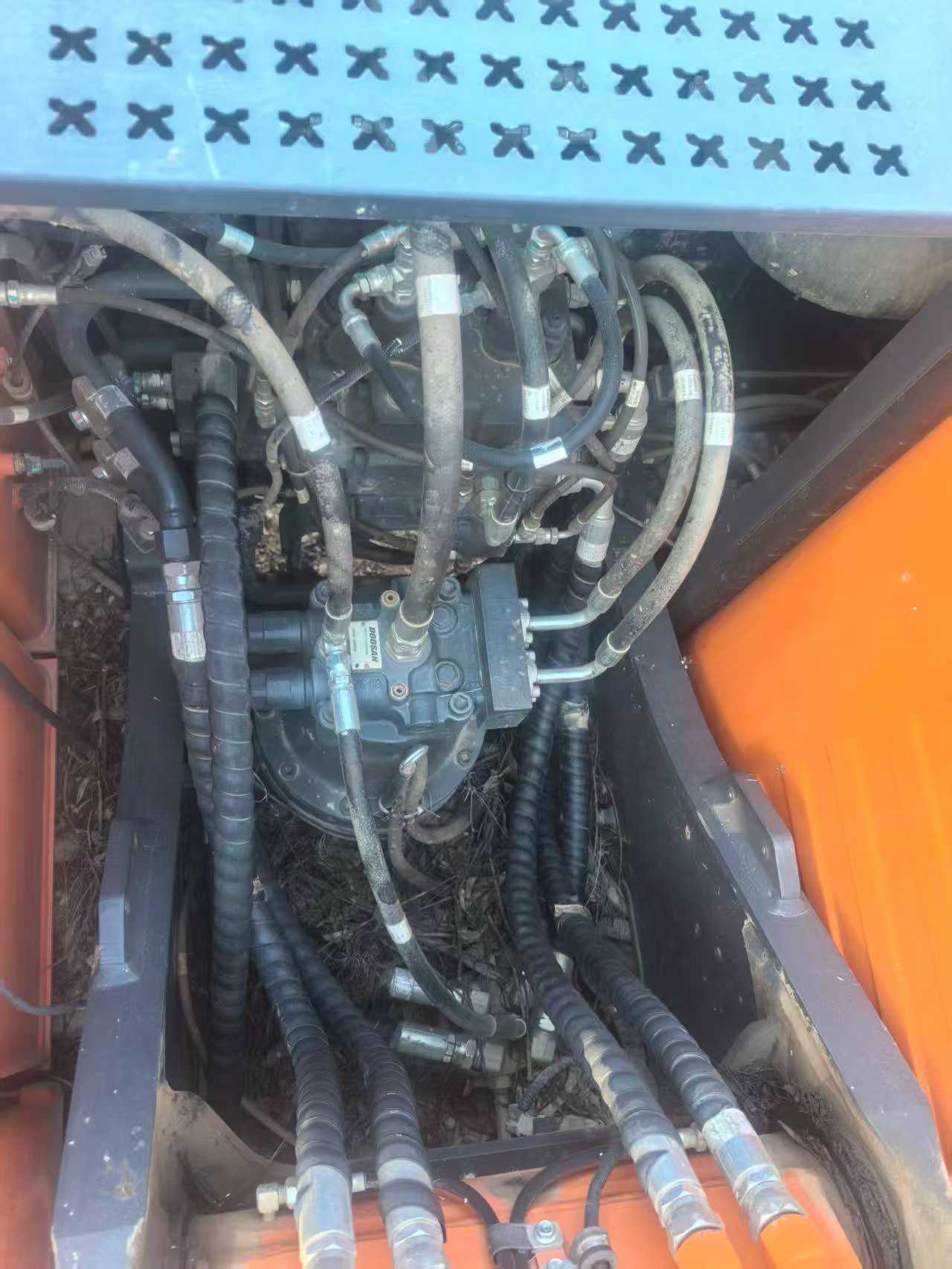 Used Doosan DX130-9C Excavator 2022 Model / 3