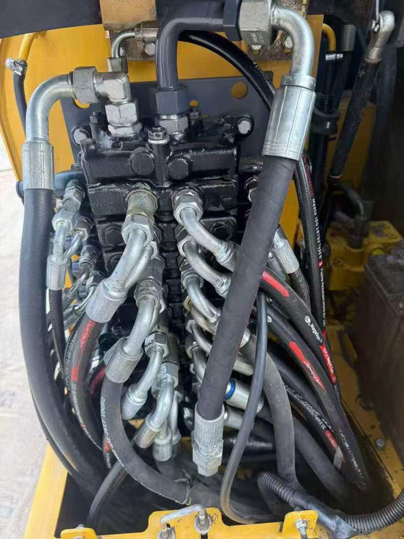 Used XCMG XE60D Excavator 2018 Model / 4