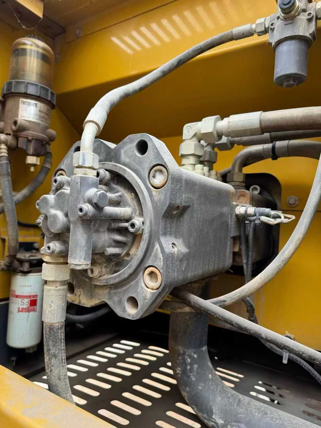 Used XCMG XE335C Excavator 2020 Model / 6