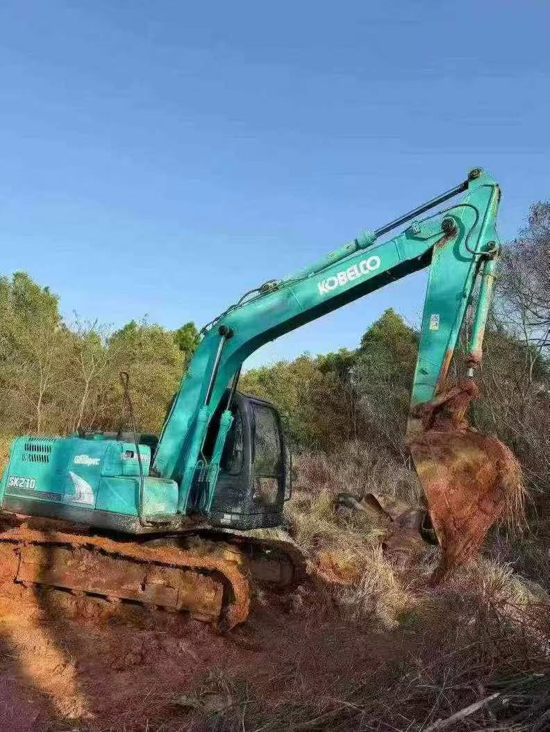 Buy Kobelco SK130 Used Excavator / 3