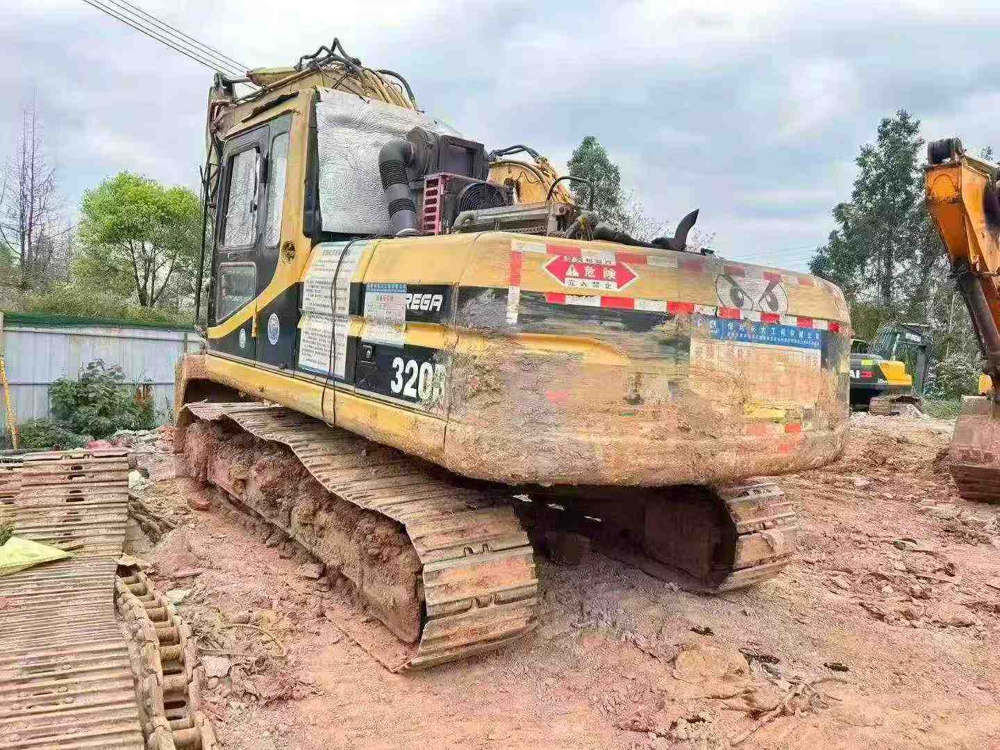 Used Caterpillar 320B Excavator 2099 Model / 4