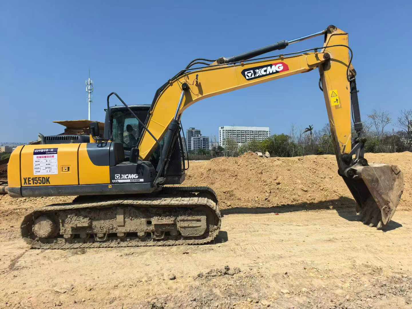 Used XCMG XE155D Excavator 2022 Model / 3