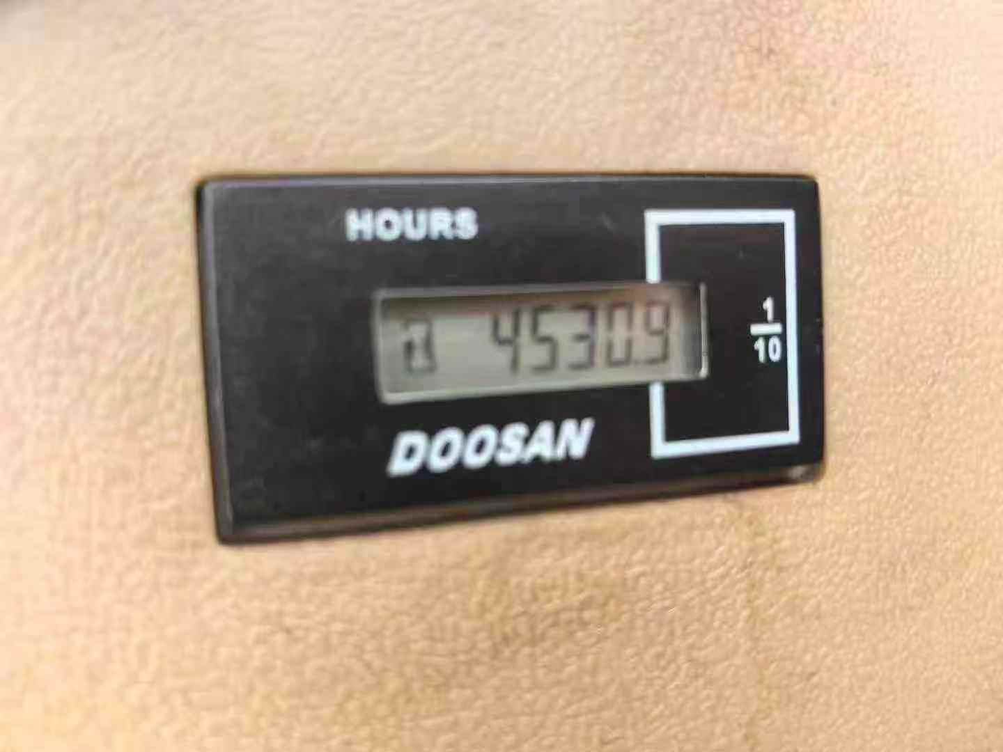 Used Doosan DH80G Excavator 2016 Model / 9