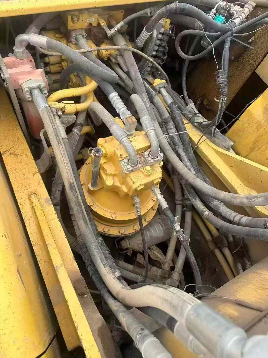 Buy Komatsu PC360-8M0 Used Excavator / 4