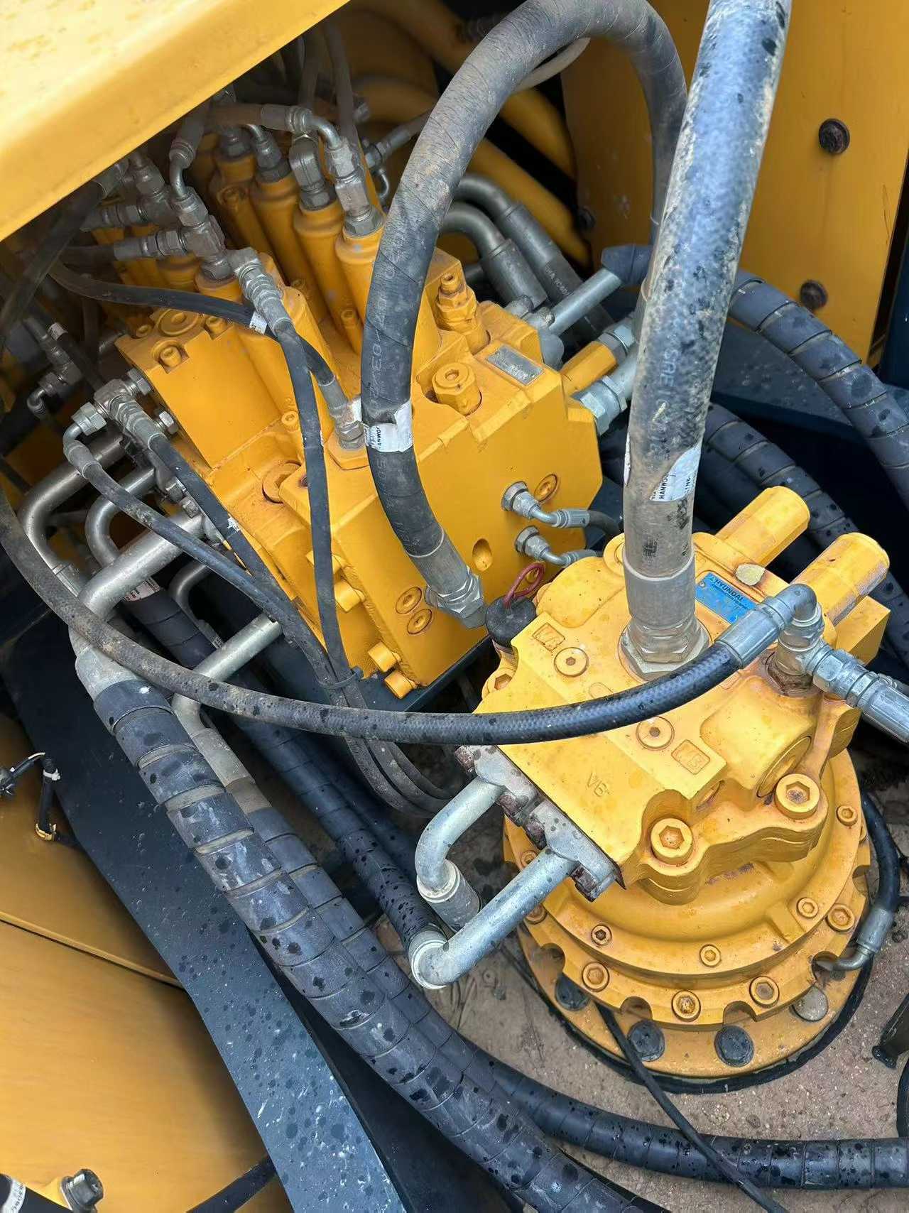 Buy Hyundai R215VS Used Excavator / 6