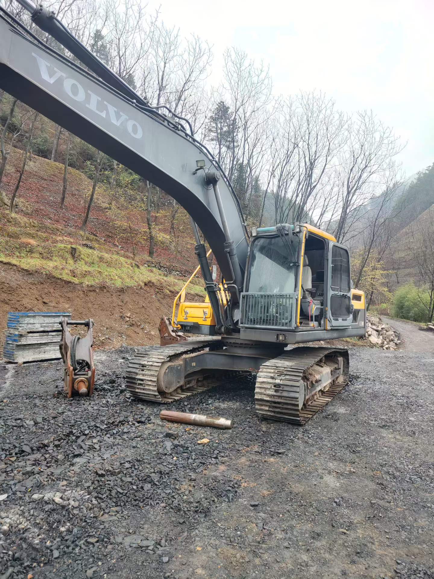 Used Volvo EC210B Excavator 2016 Model / 4