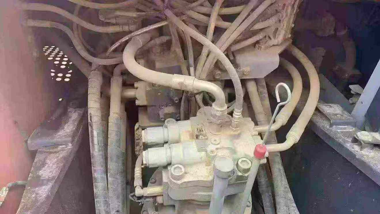 Used Hitachi ZH200-5A Excavator 2020 Model / 3