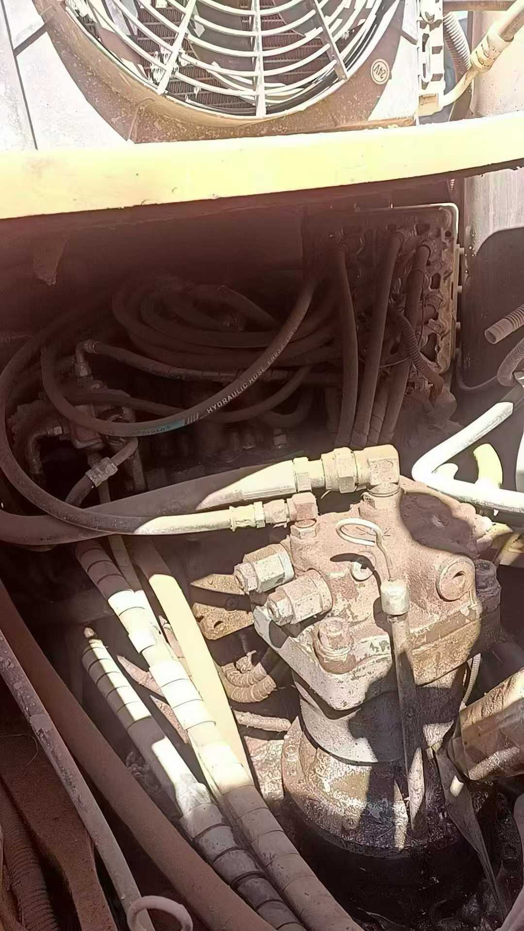 Used Hitachi EX130 Excavator 2012 Model / 3