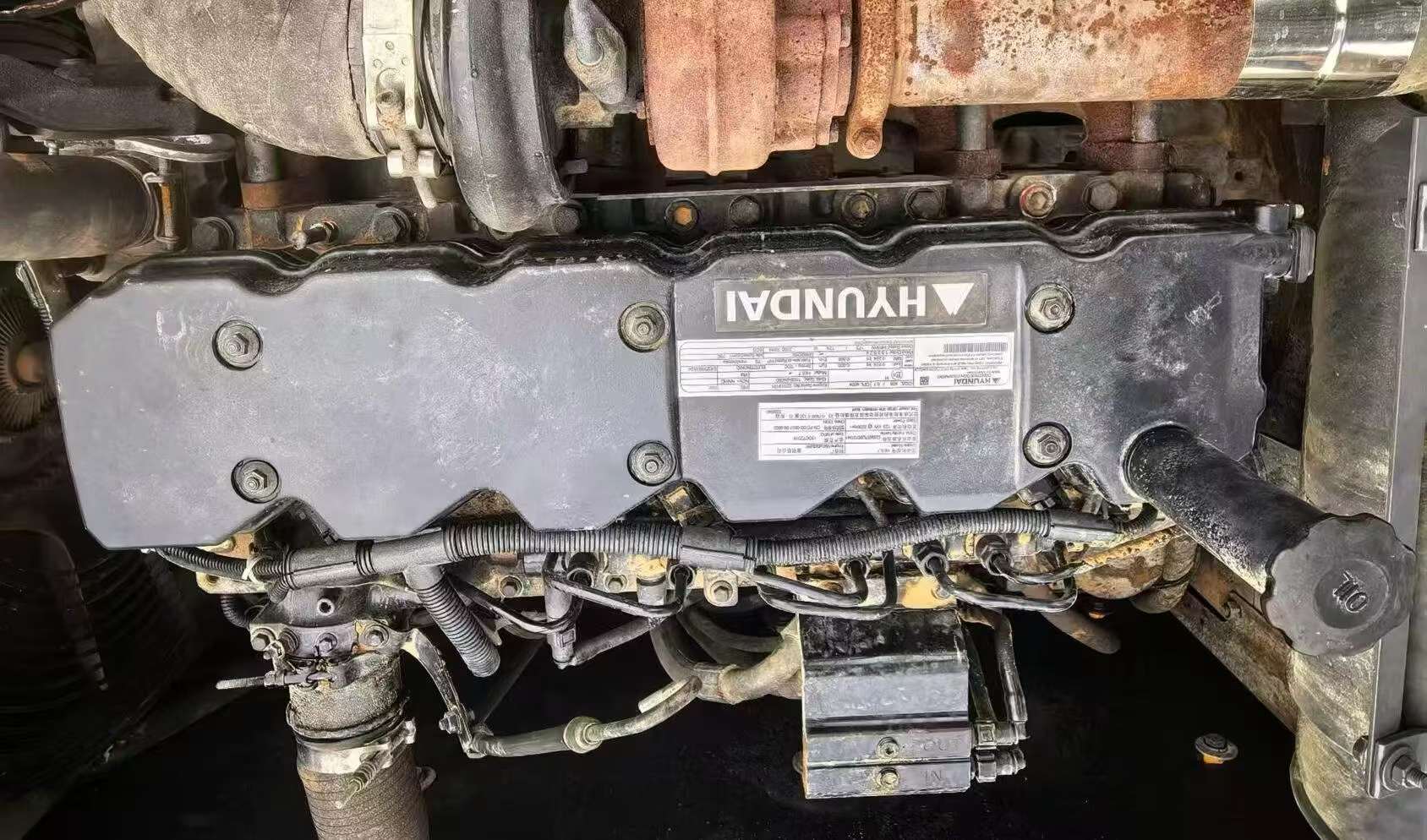 Used Hyundai R210W Excavator 2018 Model / 4