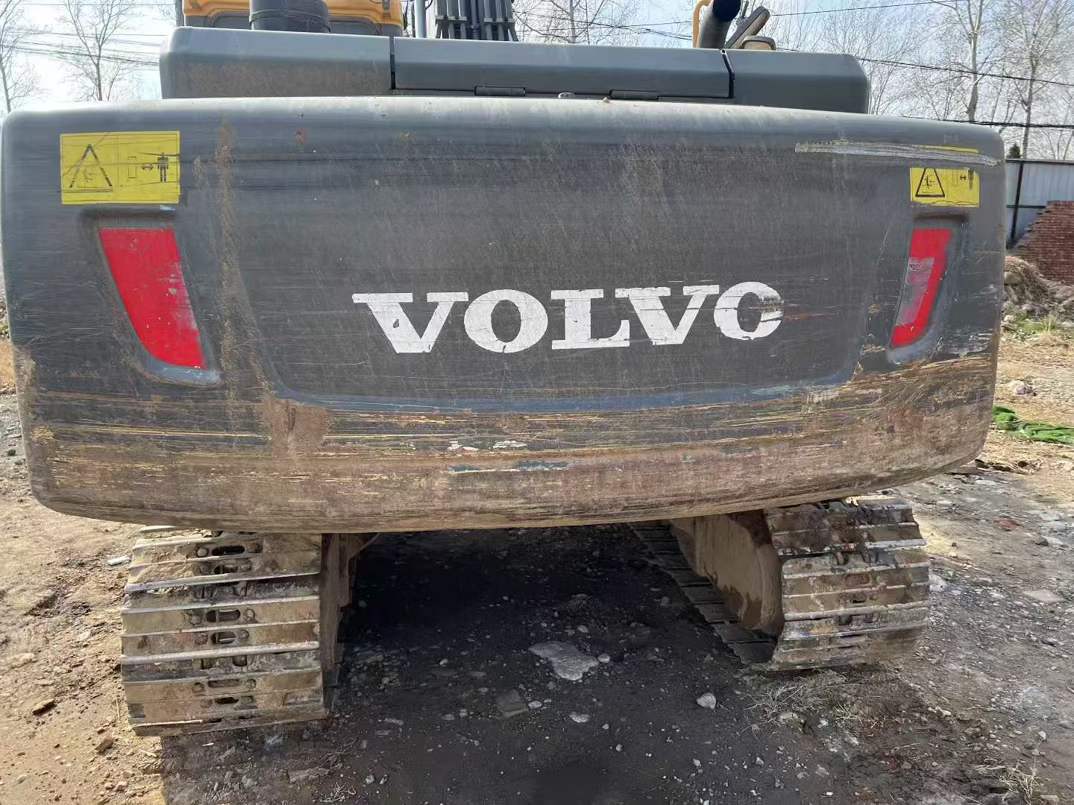Buy Volvo EC200 Used Excavator / 3