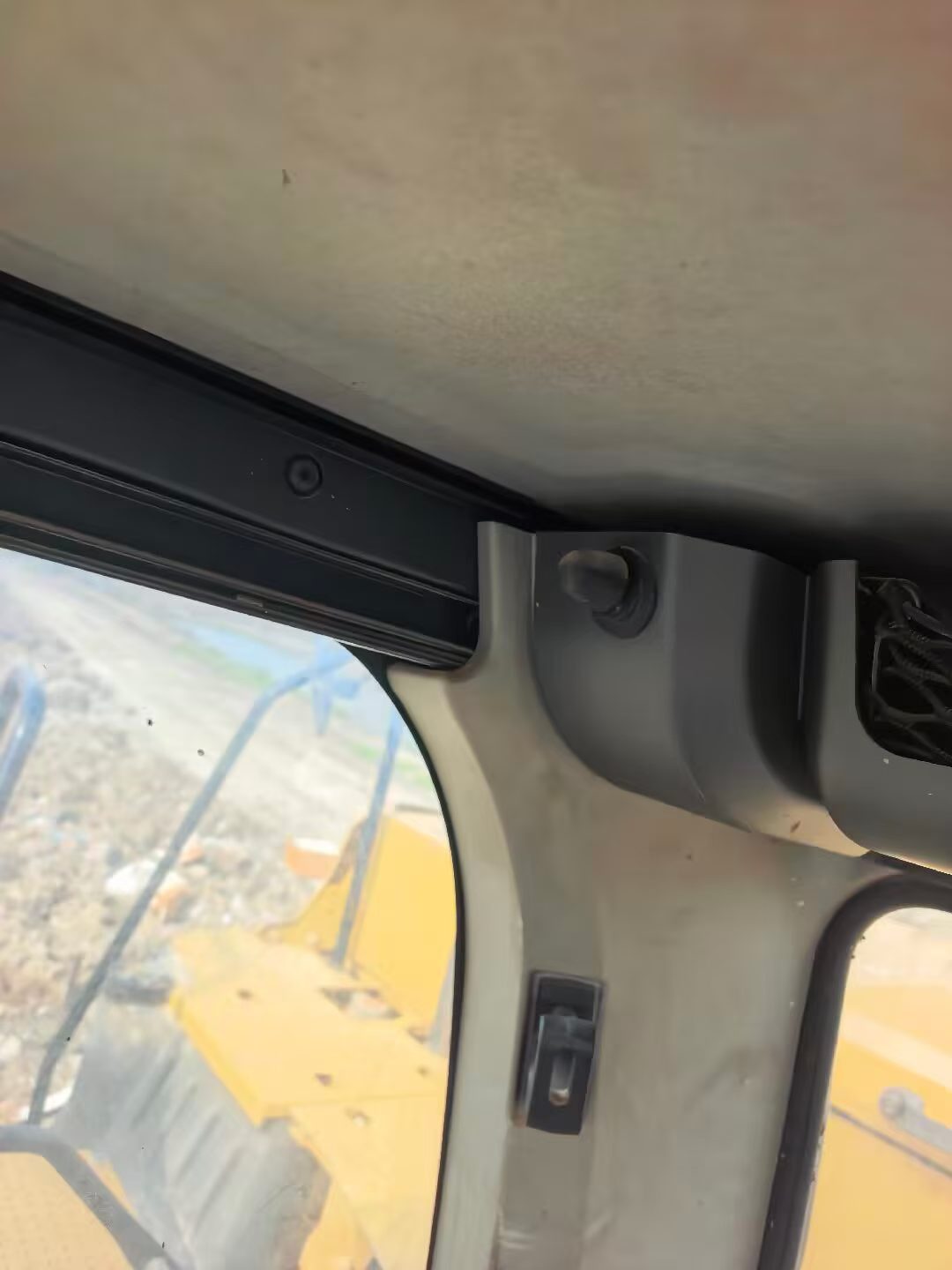 Buy Caterpillar 323 Used Excavator / 6