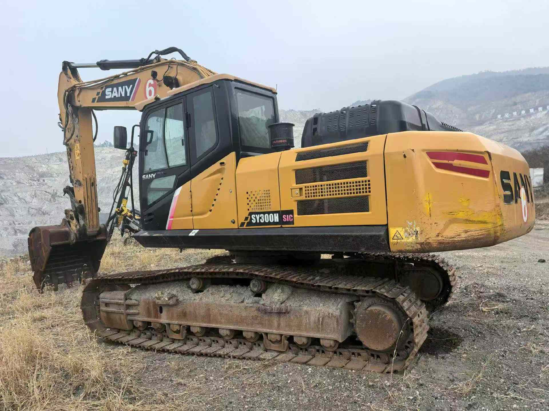 Used Sany SY245H Excavator 2016 Model / 2