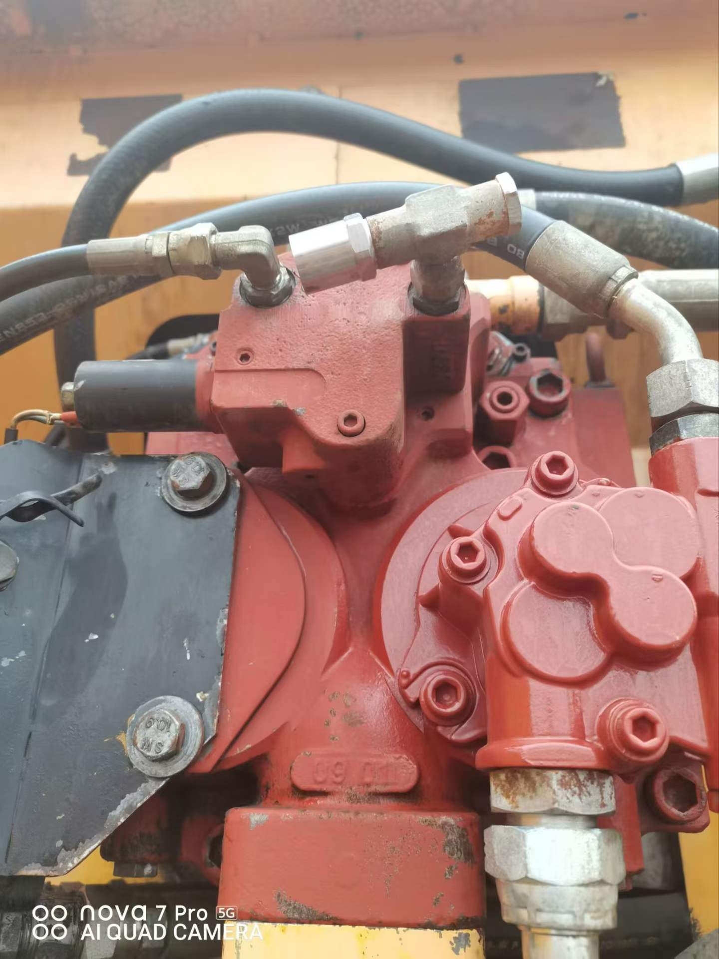 Used Hyundai R210W Excavator 2018 Model / 5